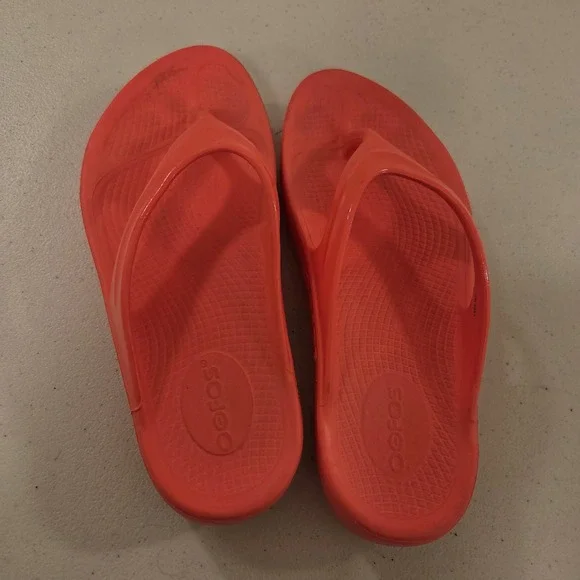 Oofos OOlala Recovery Sandals Womens 8 Neon Coral Pink Thong Flip Flops 1001 - Picture 4 of 7